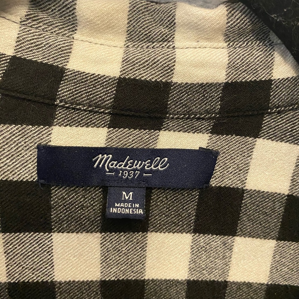 Black and white plaid tunic WITH POCKETS!